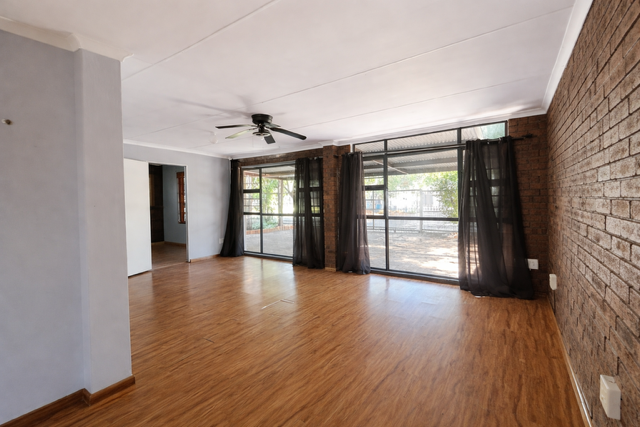 3 Bedroom Property for Sale in Langenhovenpark Free State